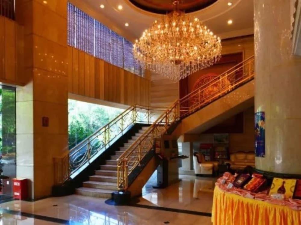 Sunshine Holiday Hotel Fuzhou Фучжоу Екстериор снимка