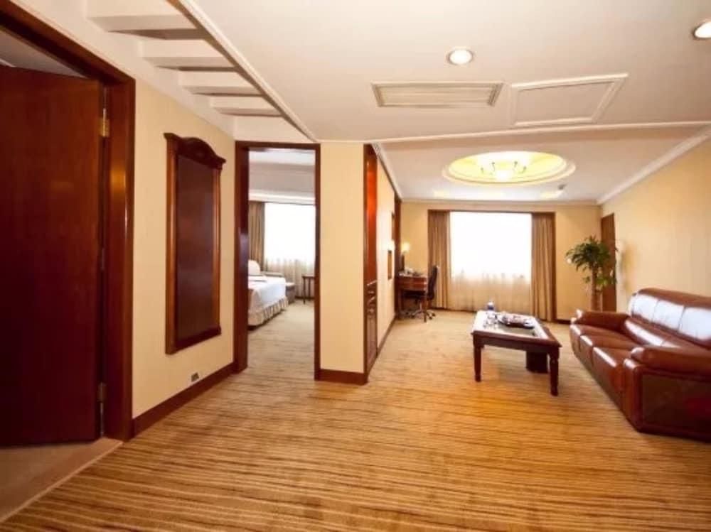 Sunshine Holiday Hotel Fuzhou Фучжоу Екстериор снимка