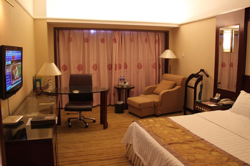 Sunshine Holiday Hotel Fuzhou Фучжоу Екстериор снимка