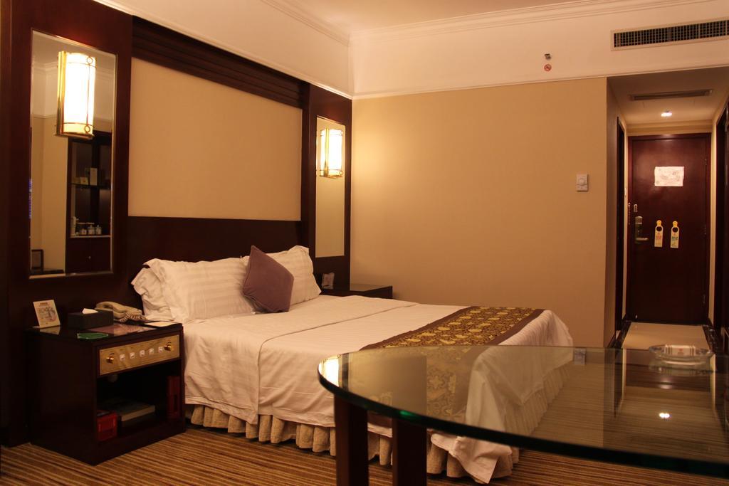 Sunshine Holiday Hotel Fuzhou Фучжоу Екстериор снимка